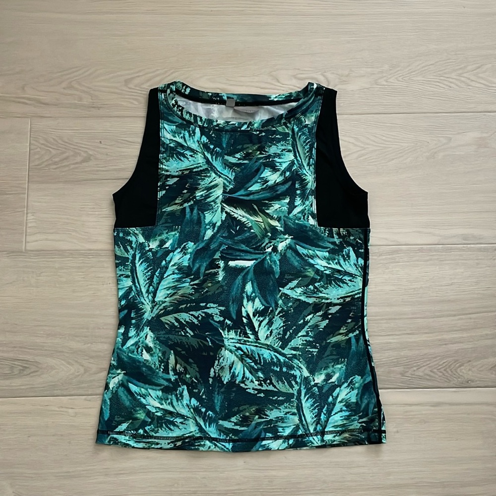 Athleta UPF Fitted Tank Size Small